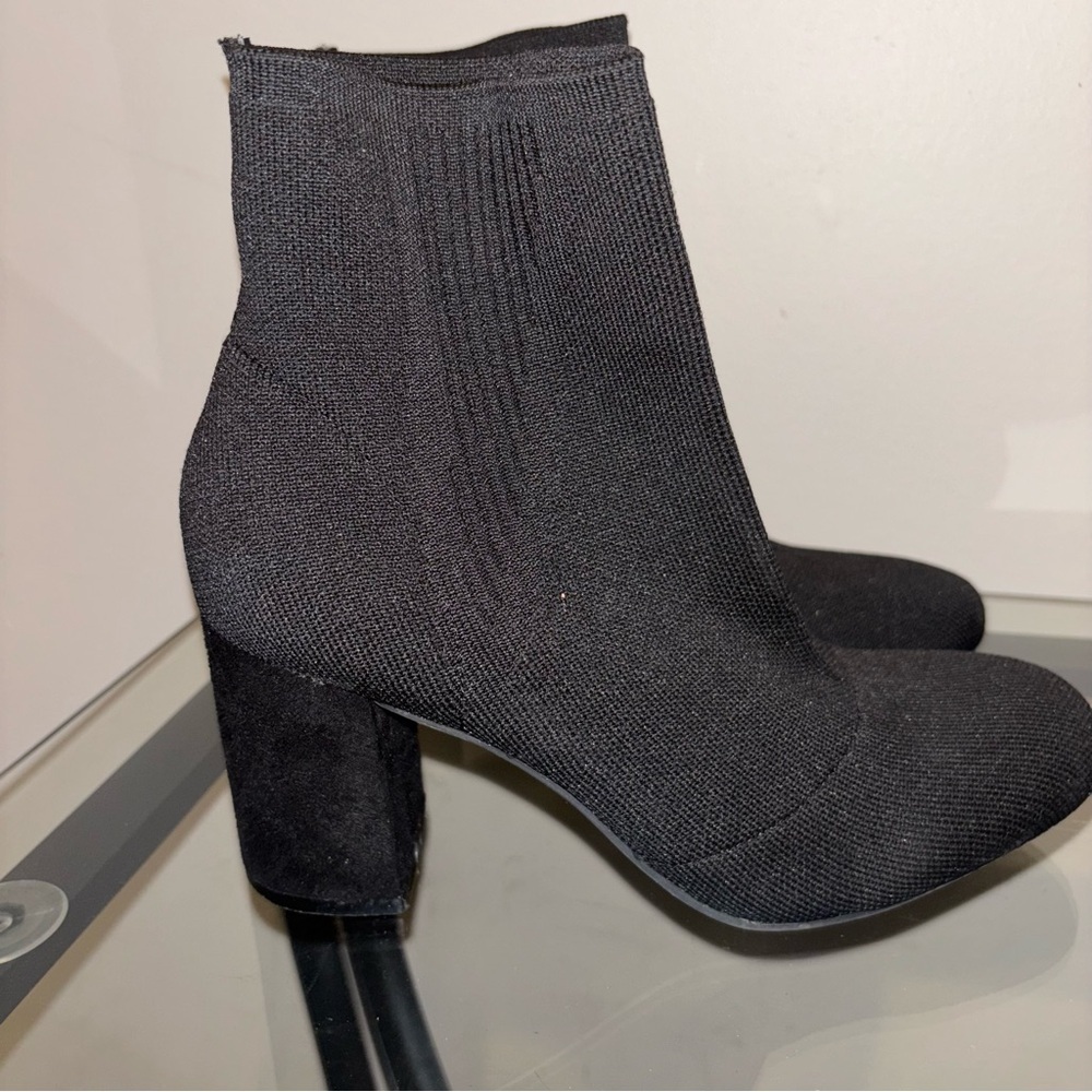 MIA Erika Elegant Black Knit Slip on Ankle Boots 7.5